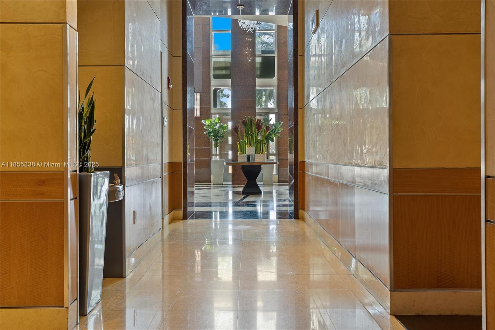 VIZCAYNE NORTH CONDO - Residential