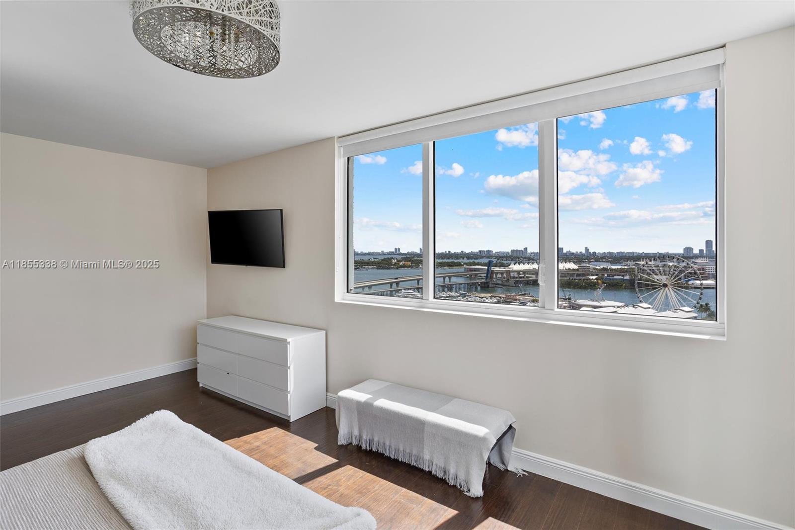 VIZCAYNE NORTH CONDO - Residential