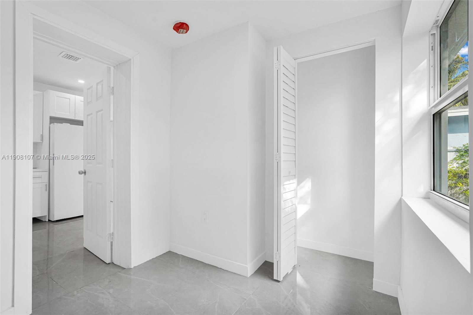 QUEENS PARK - Residential