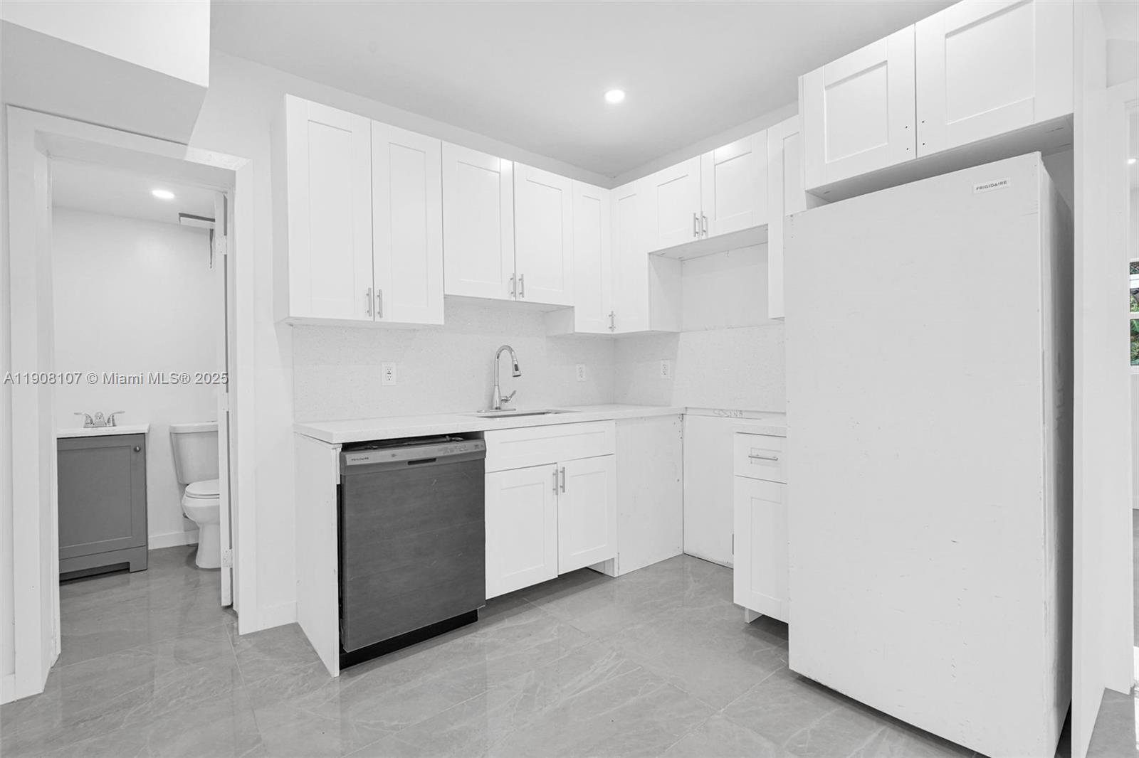 QUEENS PARK - Residential