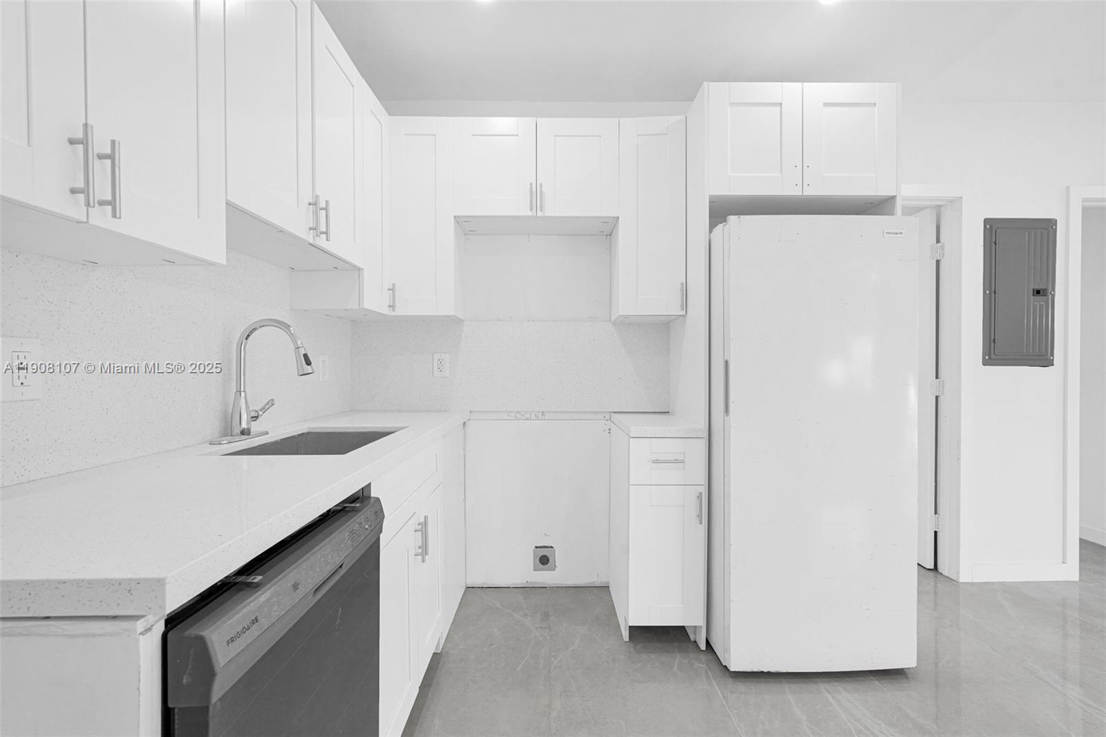 QUEENS PARK - Residential