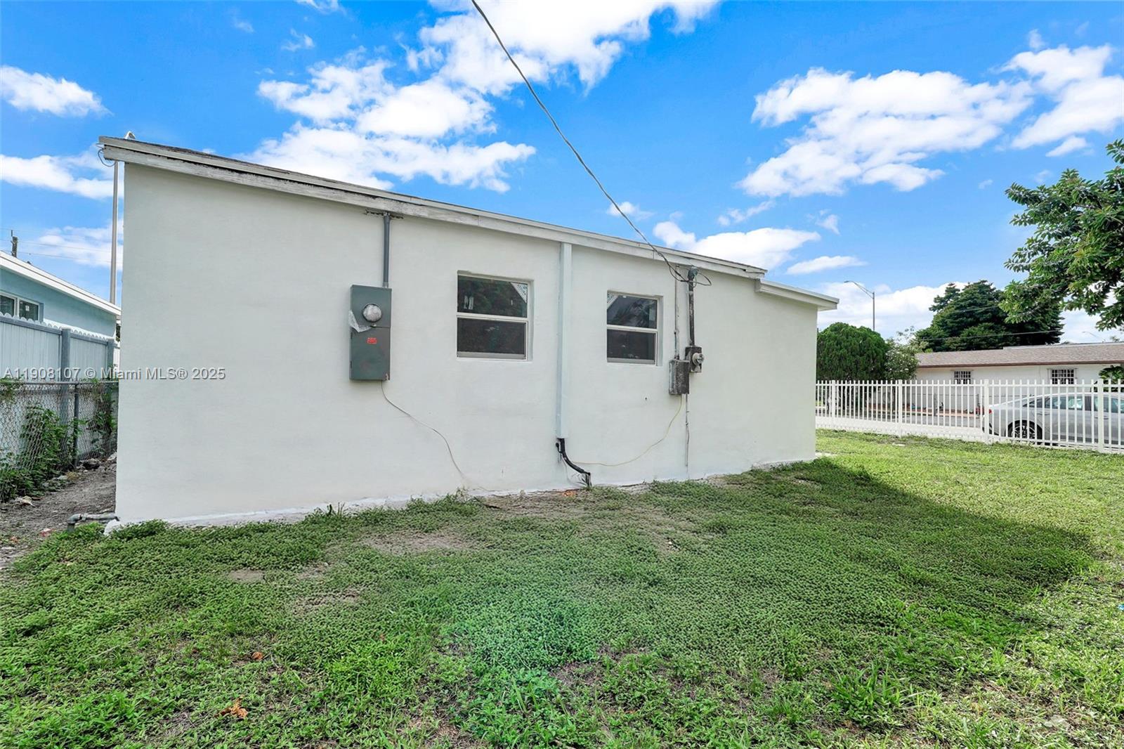 QUEENS PARK - Residential