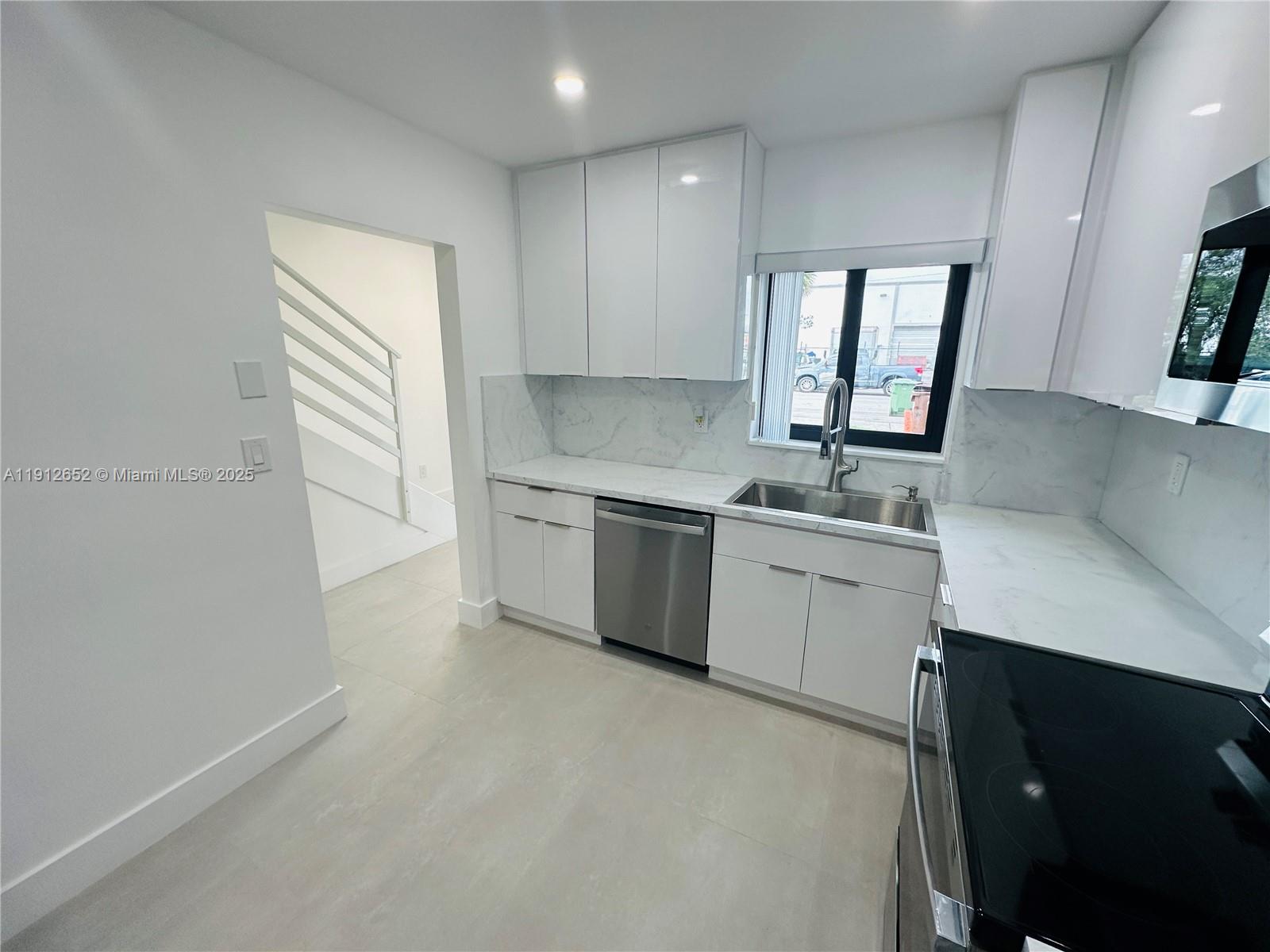 CHAMBERS LAND COMPANY SUB - Residential Lease