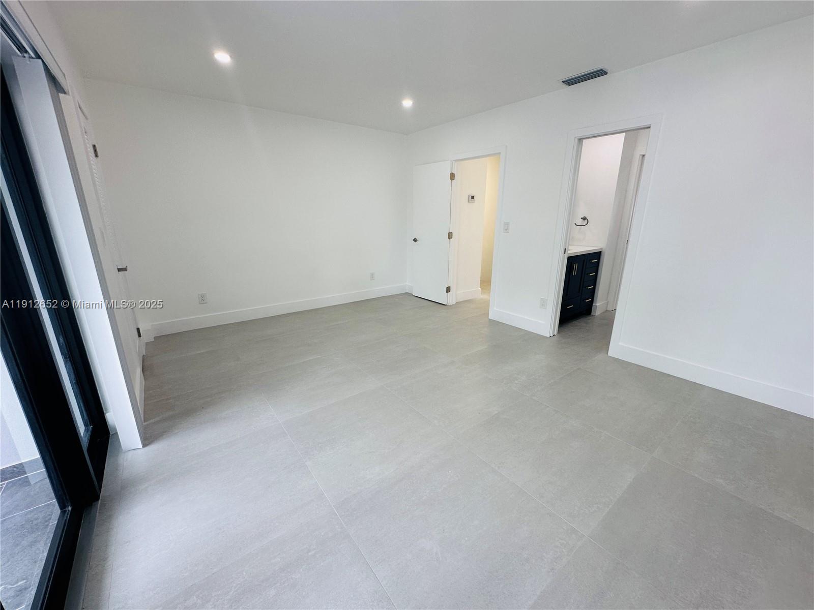 CHAMBERS LAND COMPANY SUB - Residential Lease