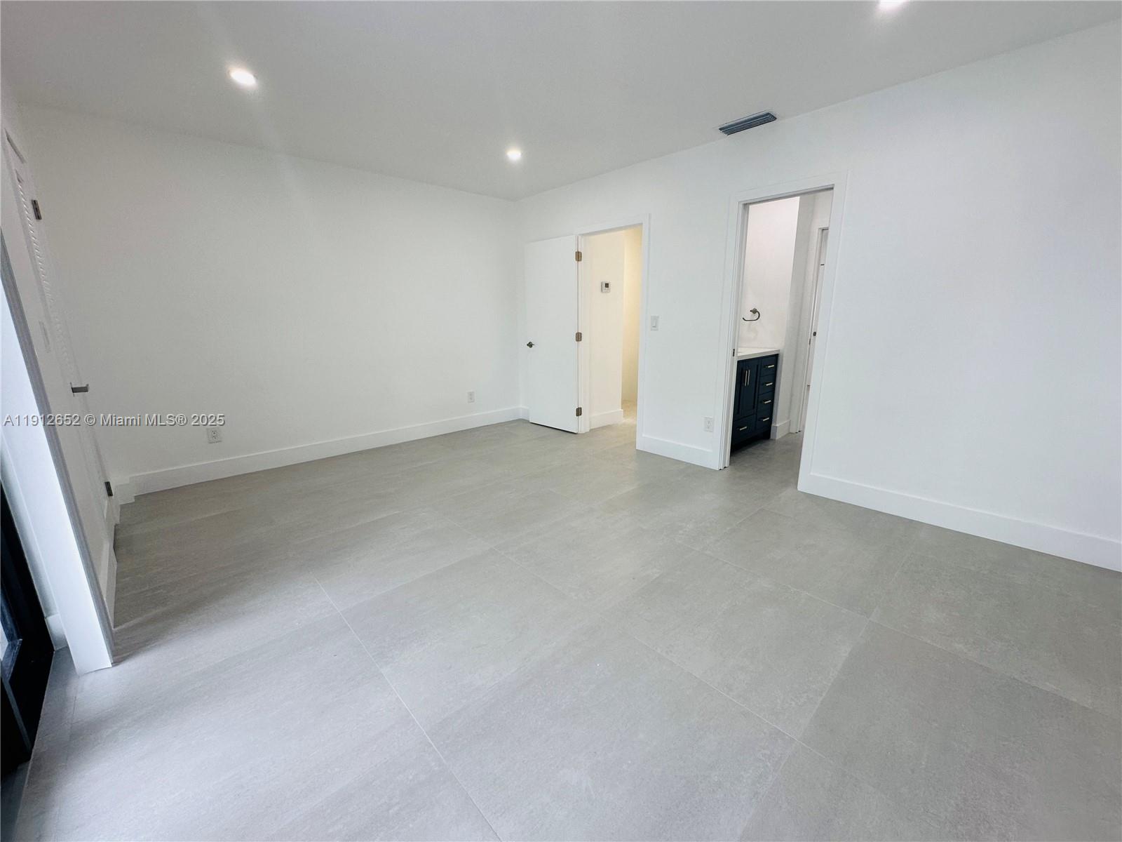 CHAMBERS LAND COMPANY SUB - Residential Lease