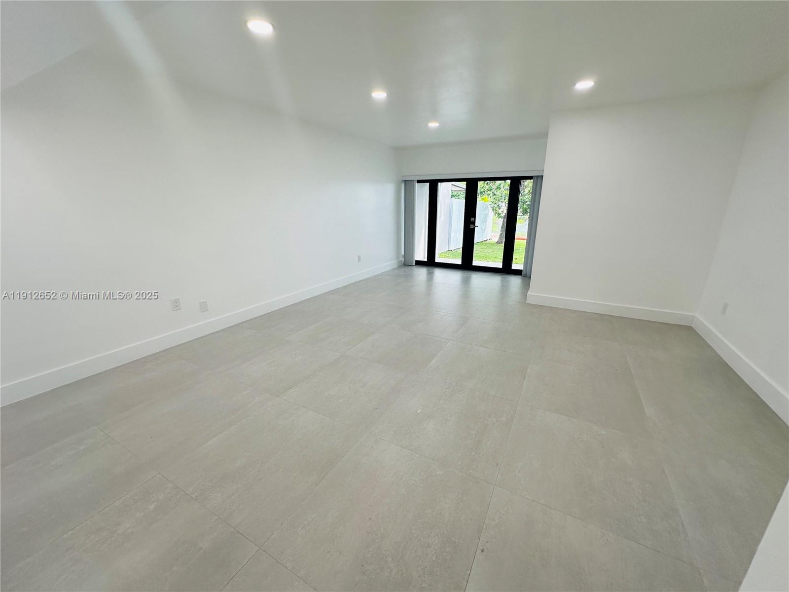 CHAMBERS LAND COMPANY SUB - Residential Lease