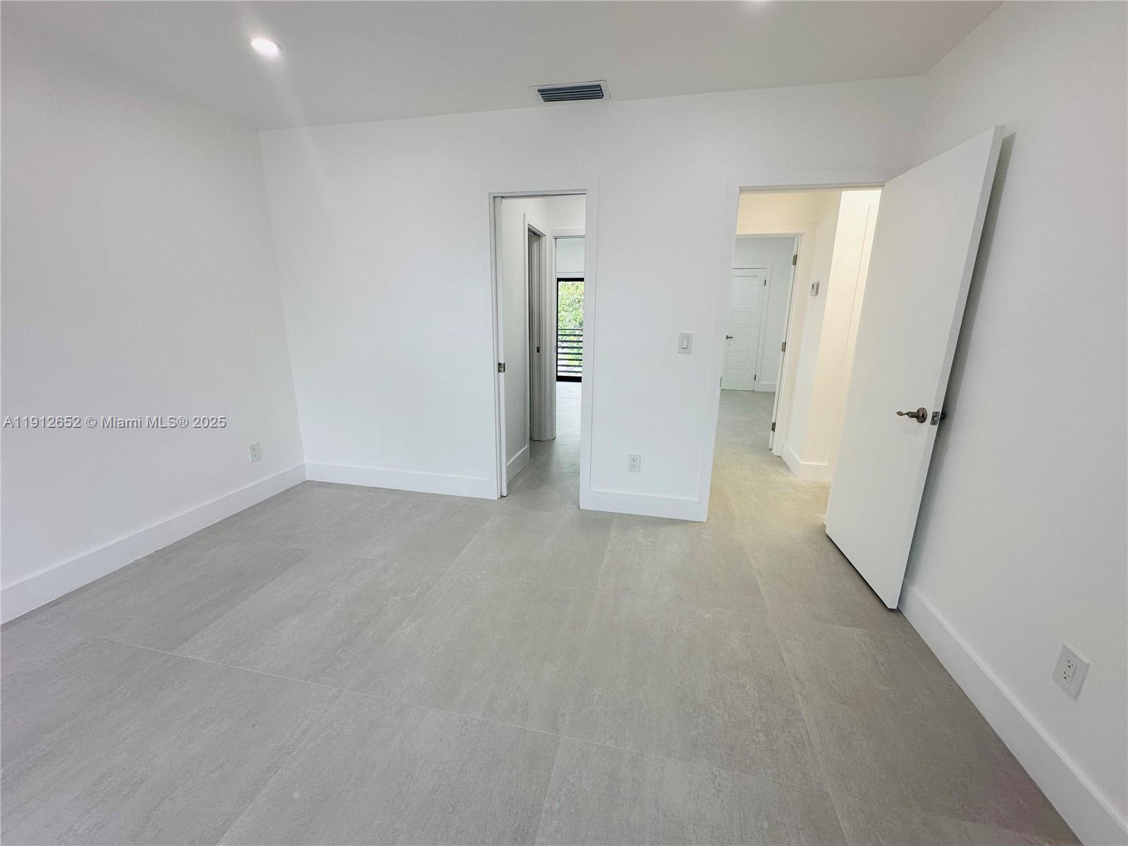 CHAMBERS LAND COMPANY SUB - Residential Lease