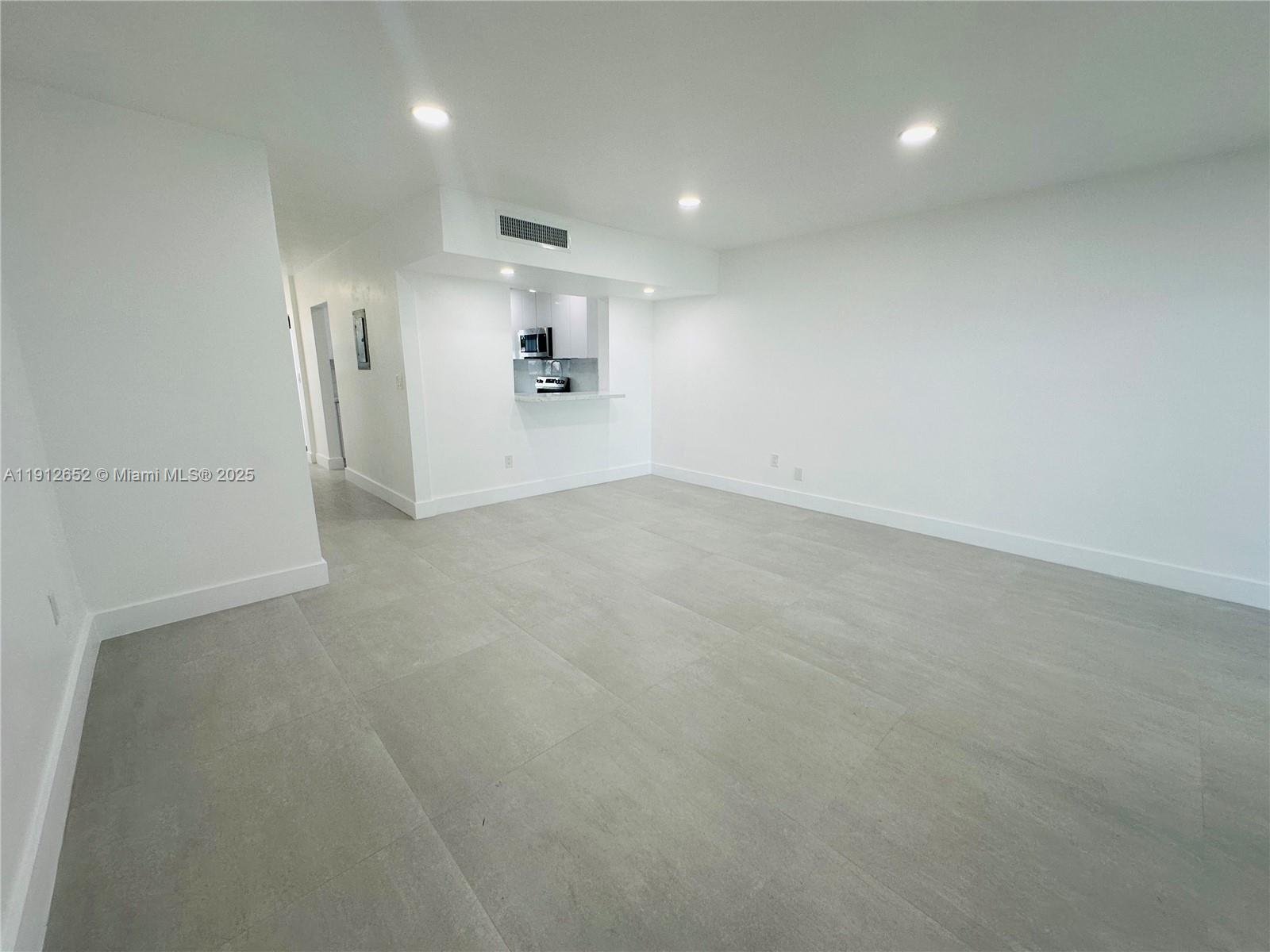 CHAMBERS LAND COMPANY SUB - Residential Lease