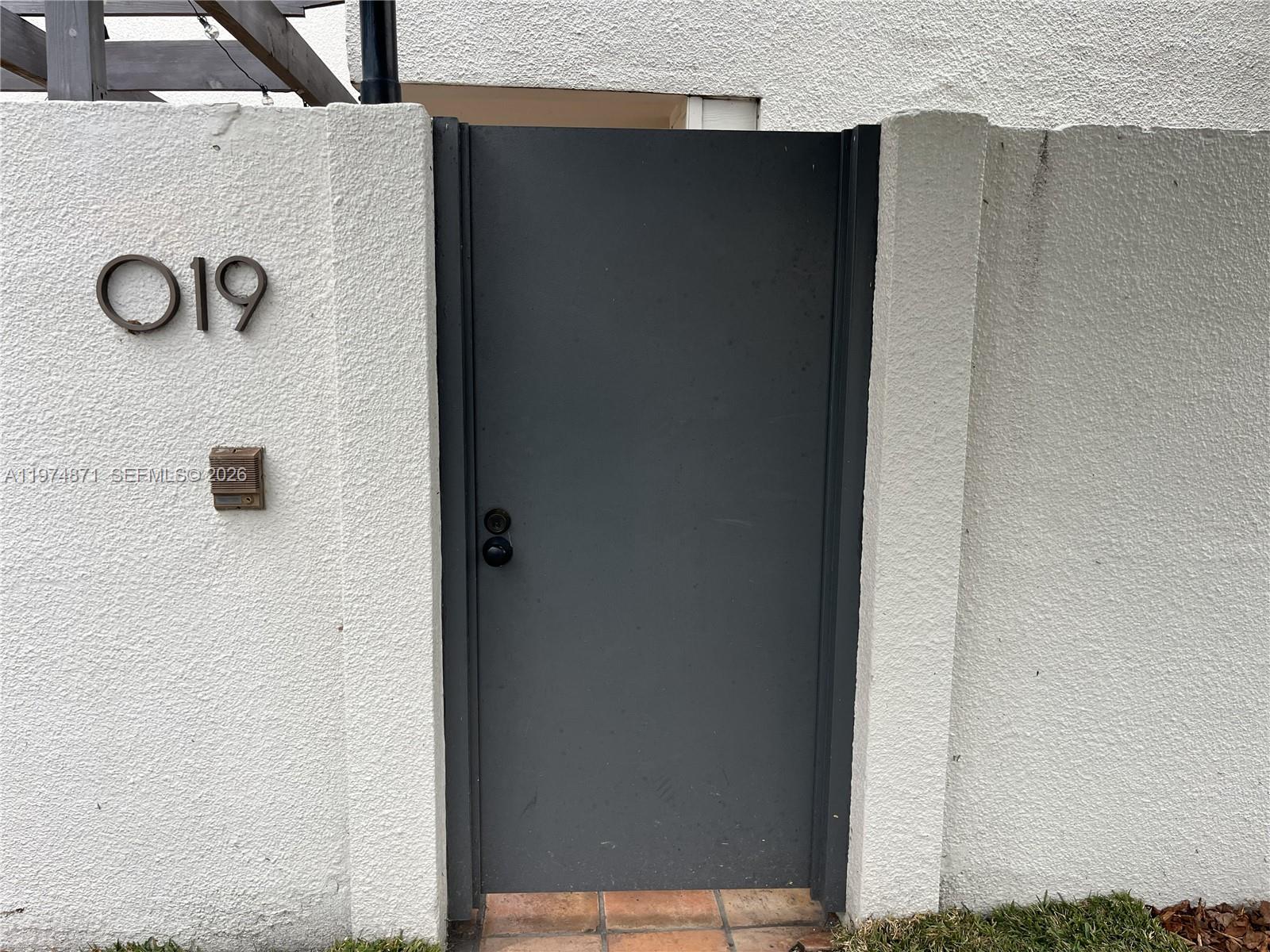 OASIS NO FOUR CONDO - Residential Lease