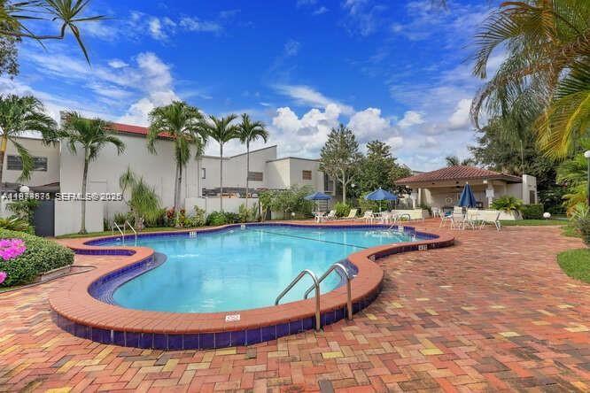 OASIS NO FOUR CONDO - Residential Lease