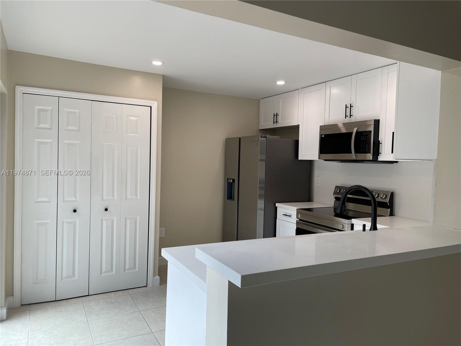 OASIS NO FOUR CONDO - Residential Lease