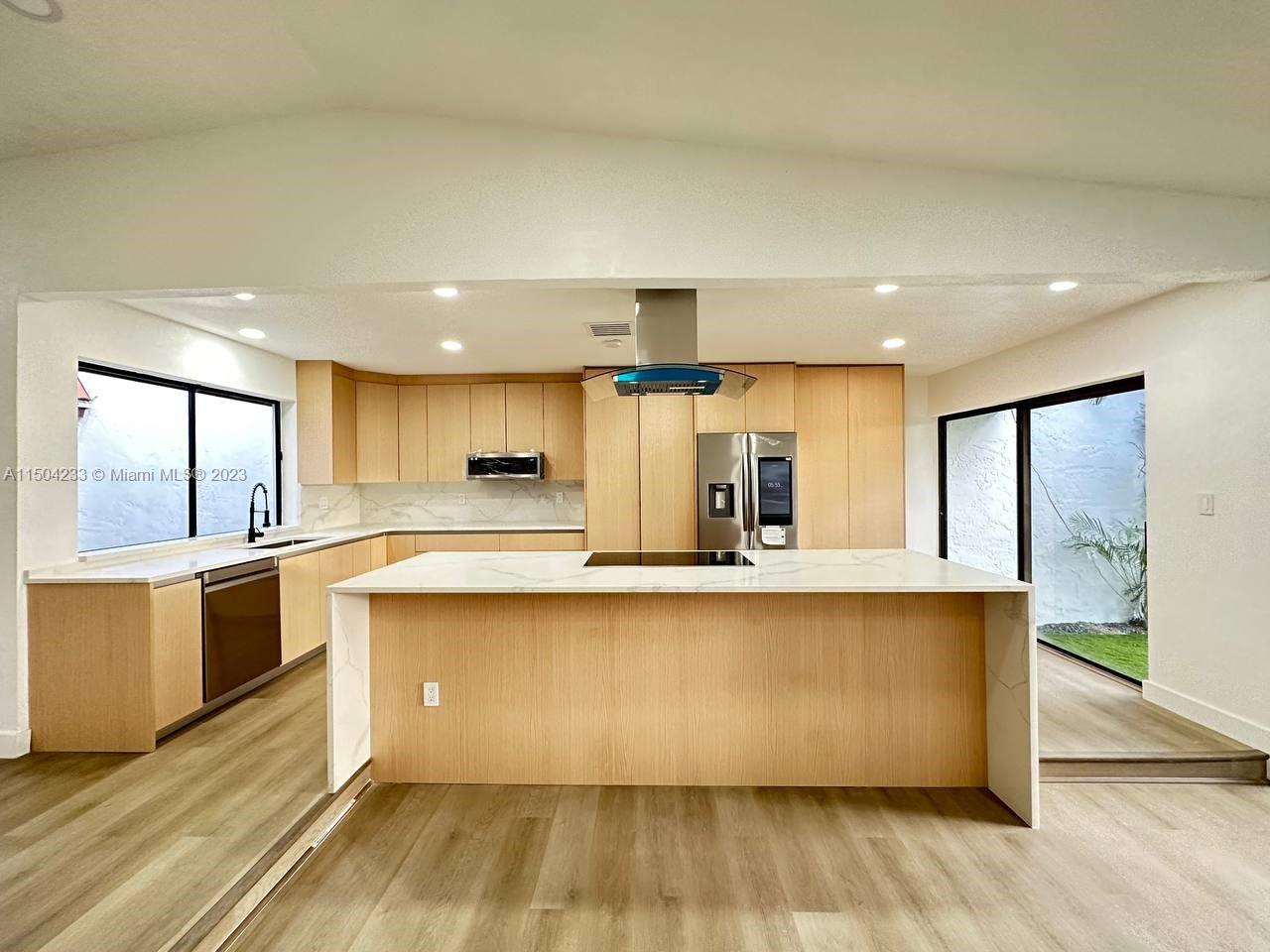 VILLAS ON THE GREEN - Residential