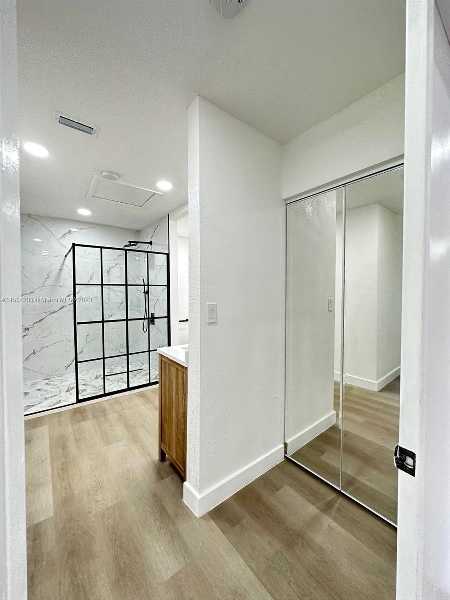 VILLAS ON THE GREEN - Residential