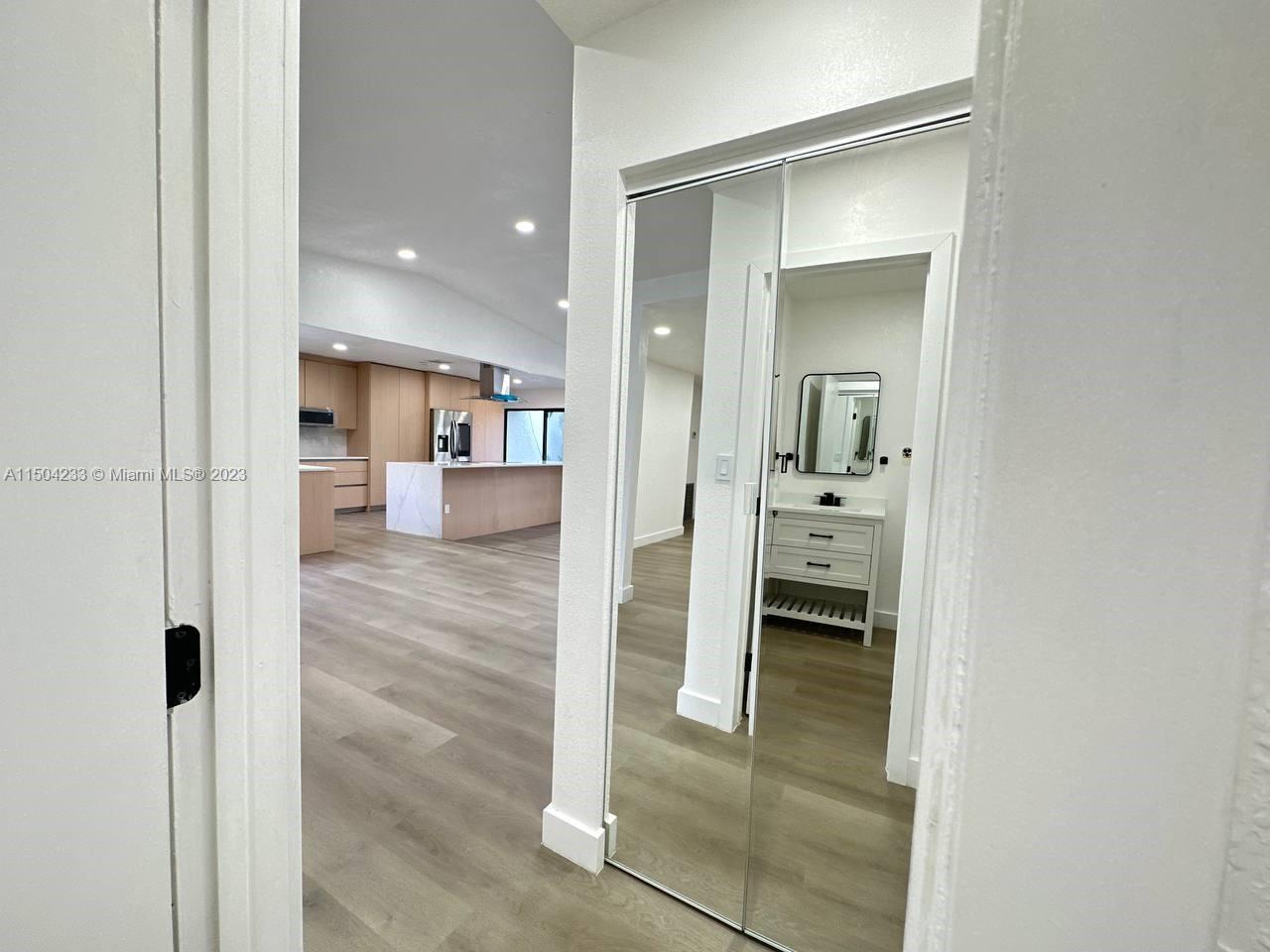 VILLAS ON THE GREEN - Residential