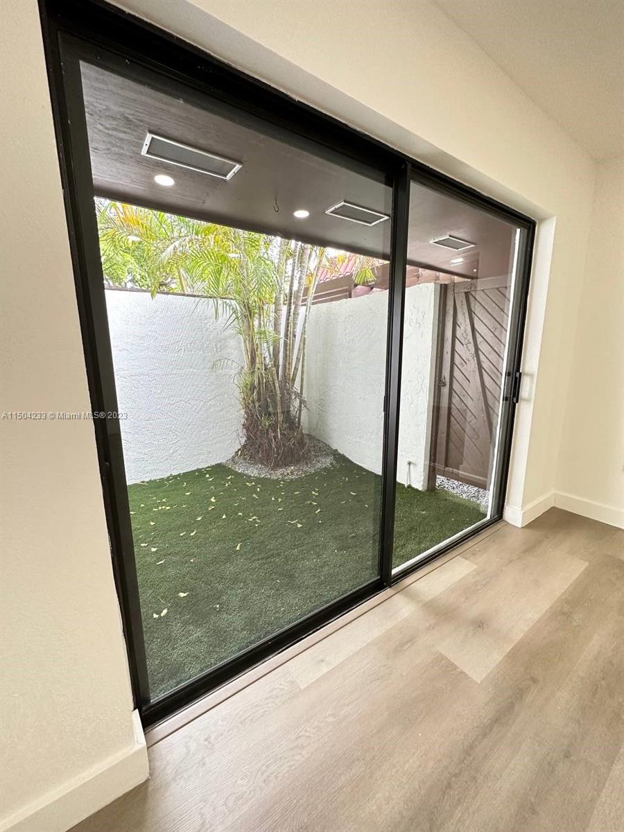 VILLAS ON THE GREEN - Residential