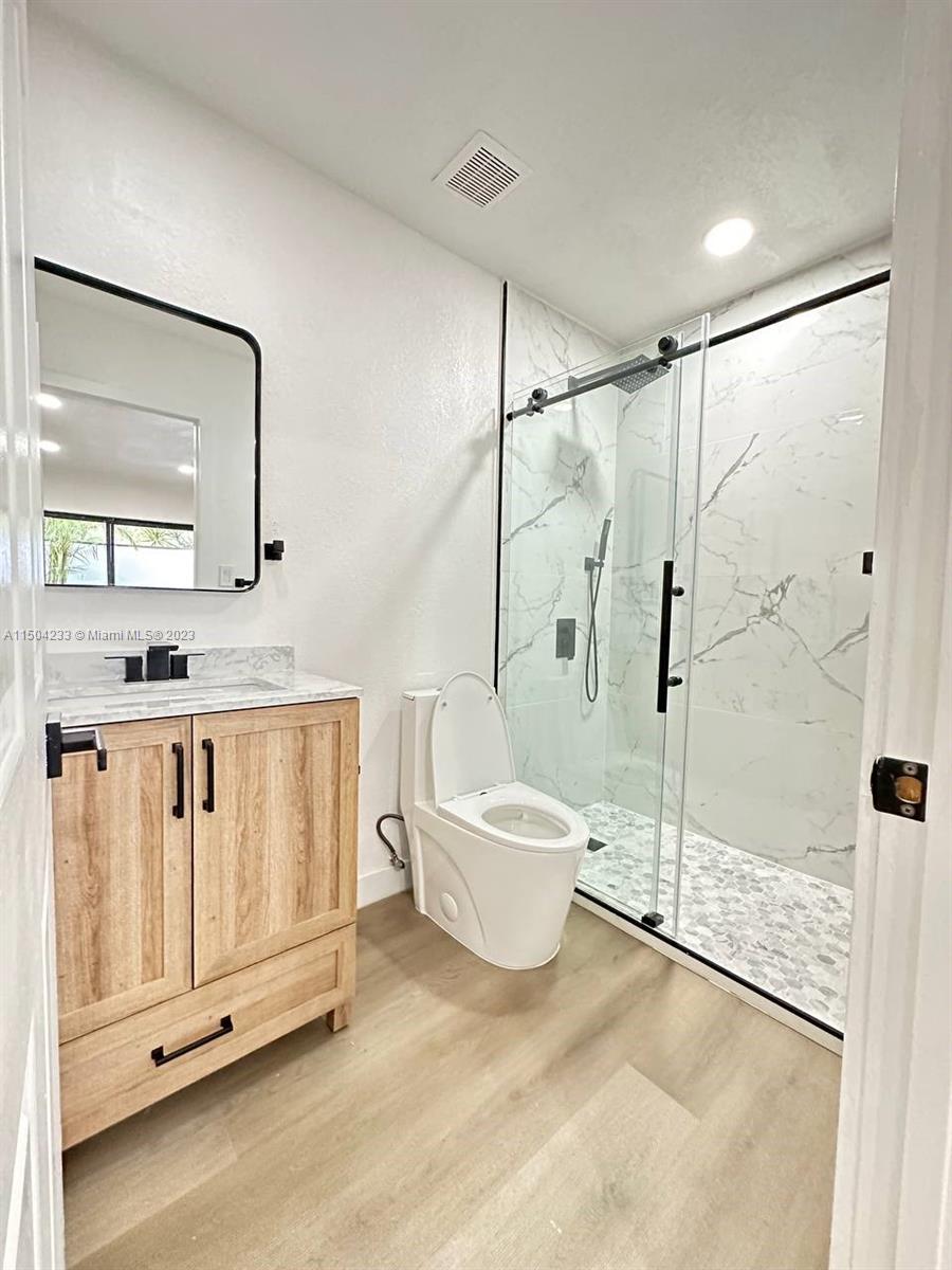 VILLAS ON THE GREEN - Residential