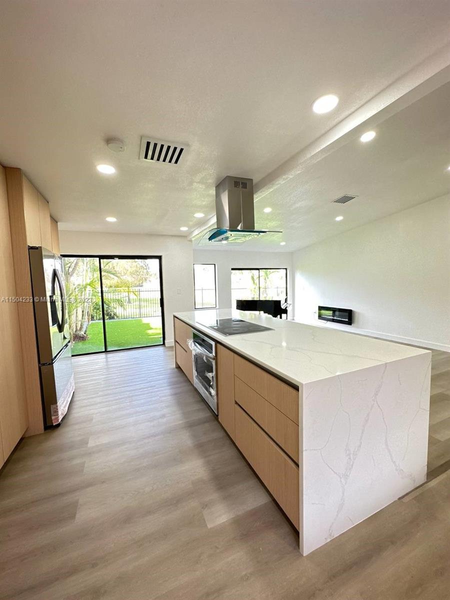 VILLAS ON THE GREEN - Residential