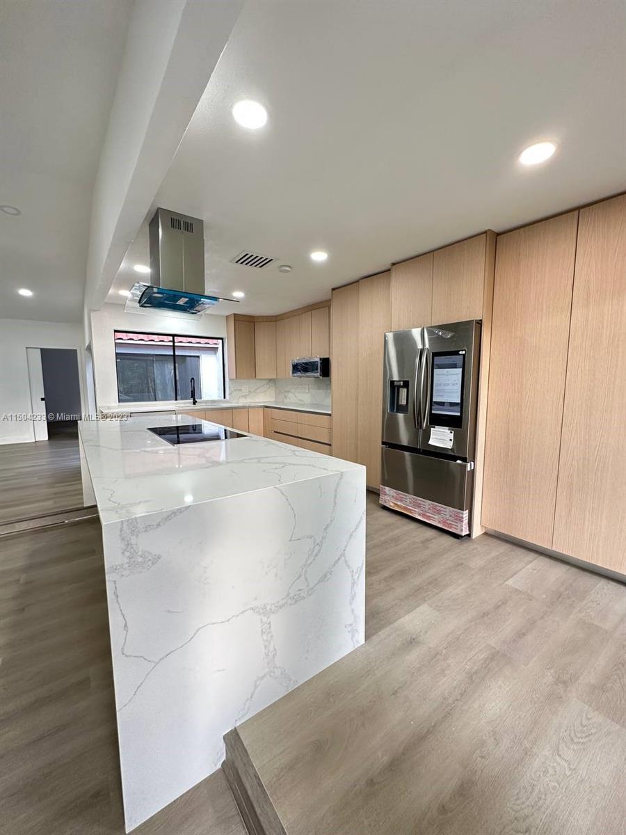 VILLAS ON THE GREEN - Residential