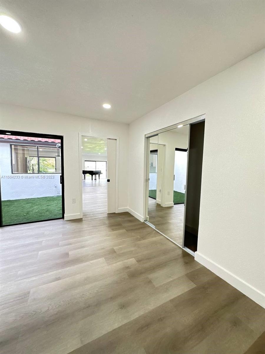 VILLAS ON THE GREEN - Residential