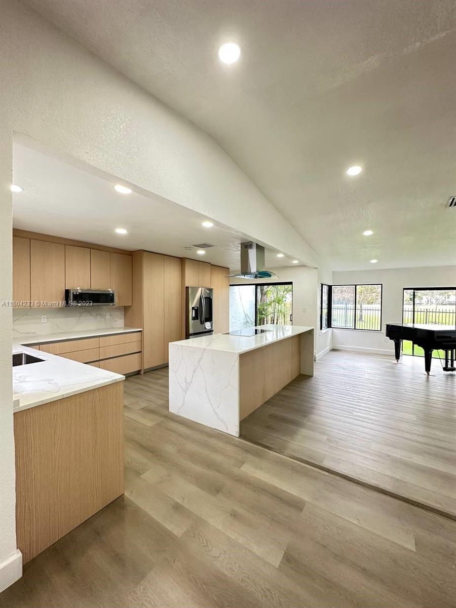 VILLAS ON THE GREEN - Residential