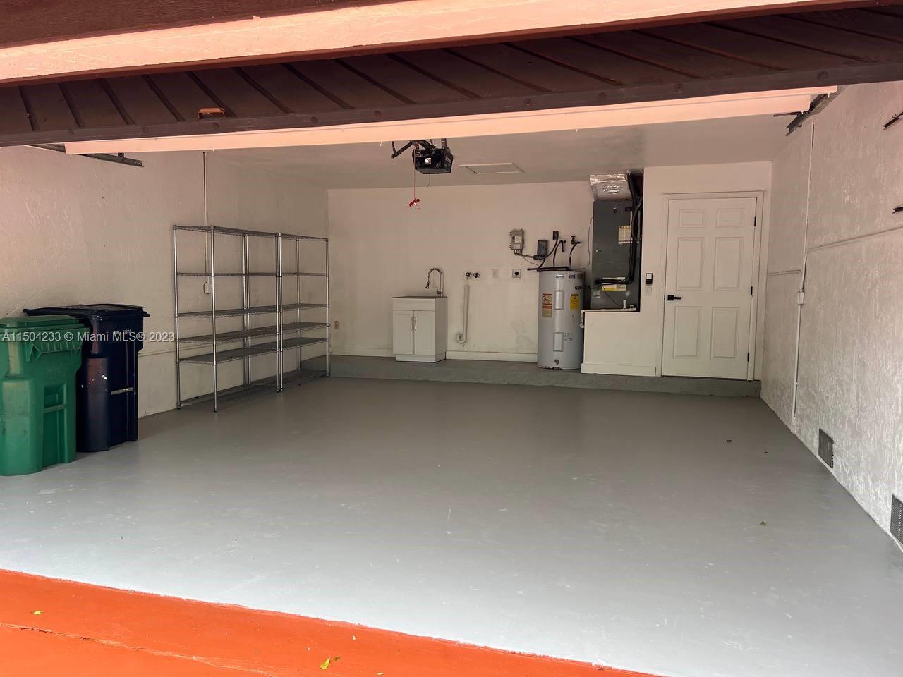 VILLAS ON THE GREEN - Residential