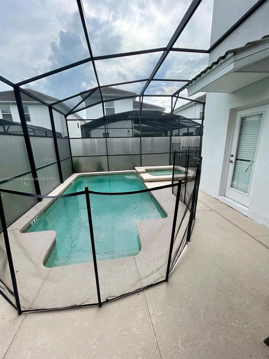 STOREY LAKE - Residential