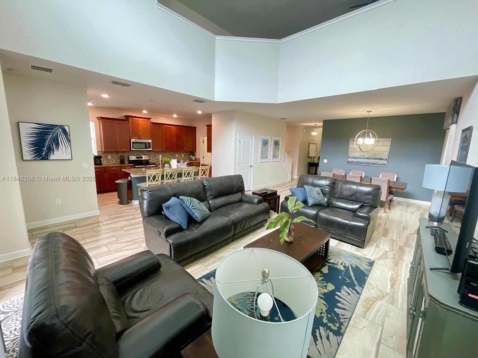 STOREY LAKE - Residential