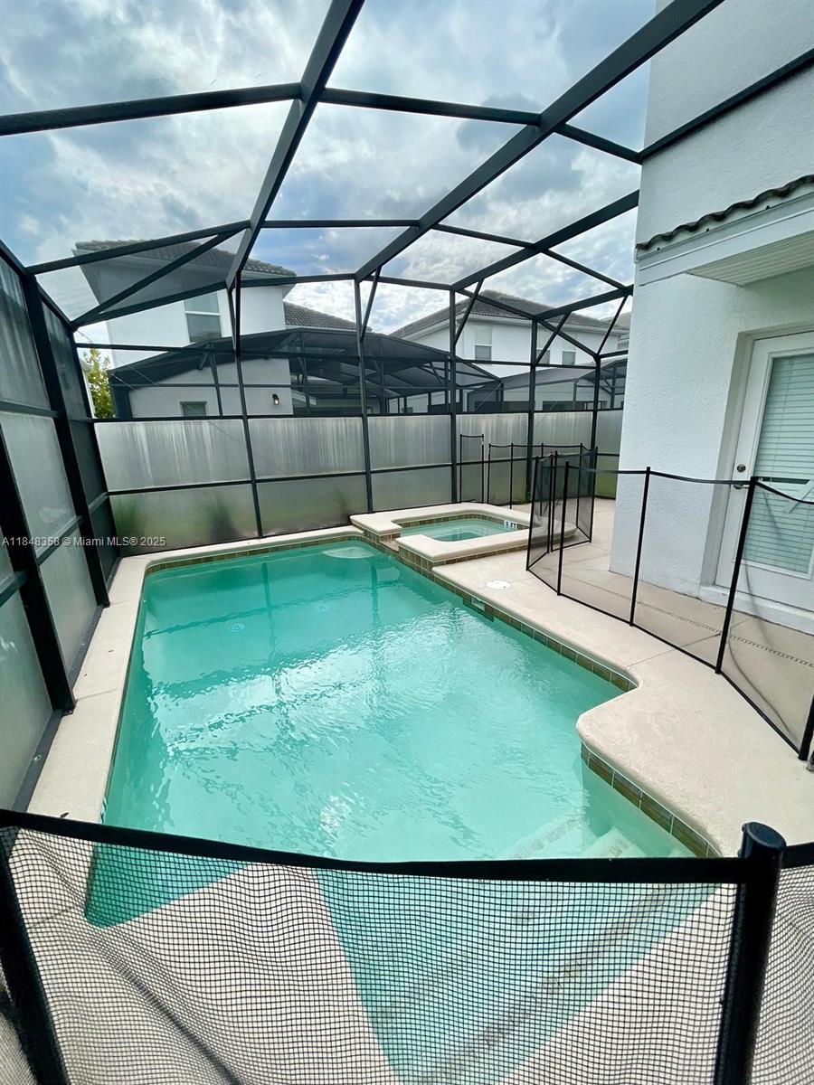 STOREY LAKE - Residential