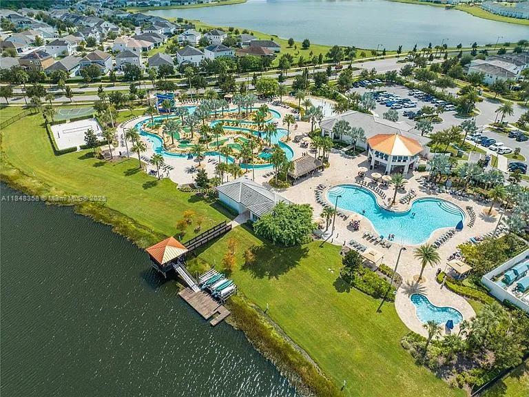 STOREY LAKE - Residential