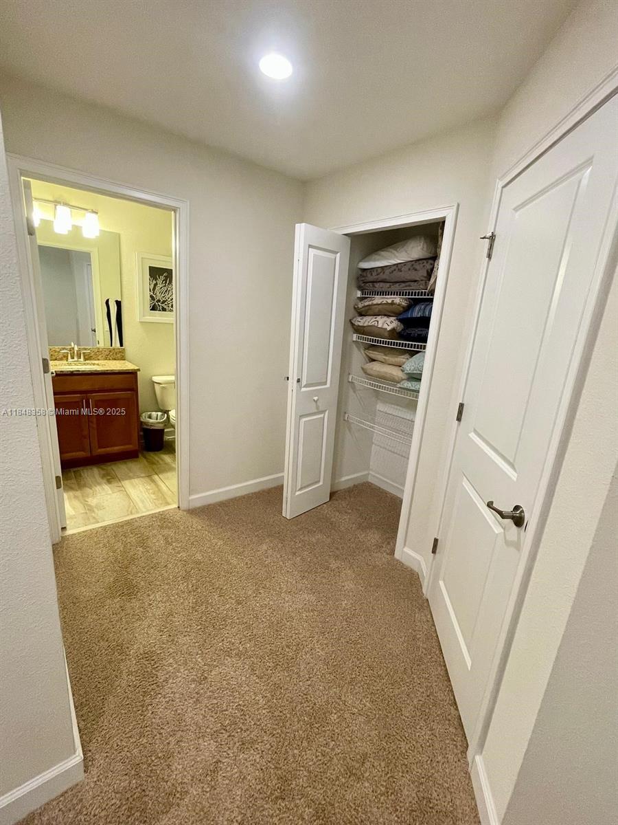 STOREY LAKE - Residential