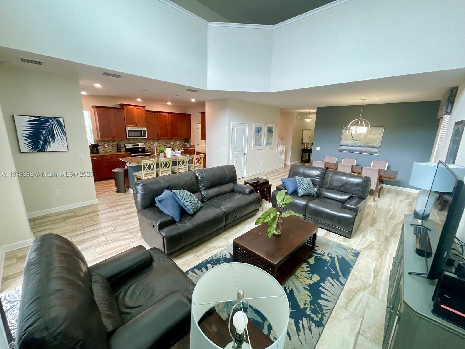 STOREY LAKE - Residential