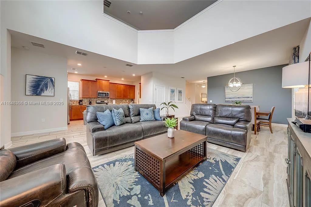 STOREY LAKE - Residential