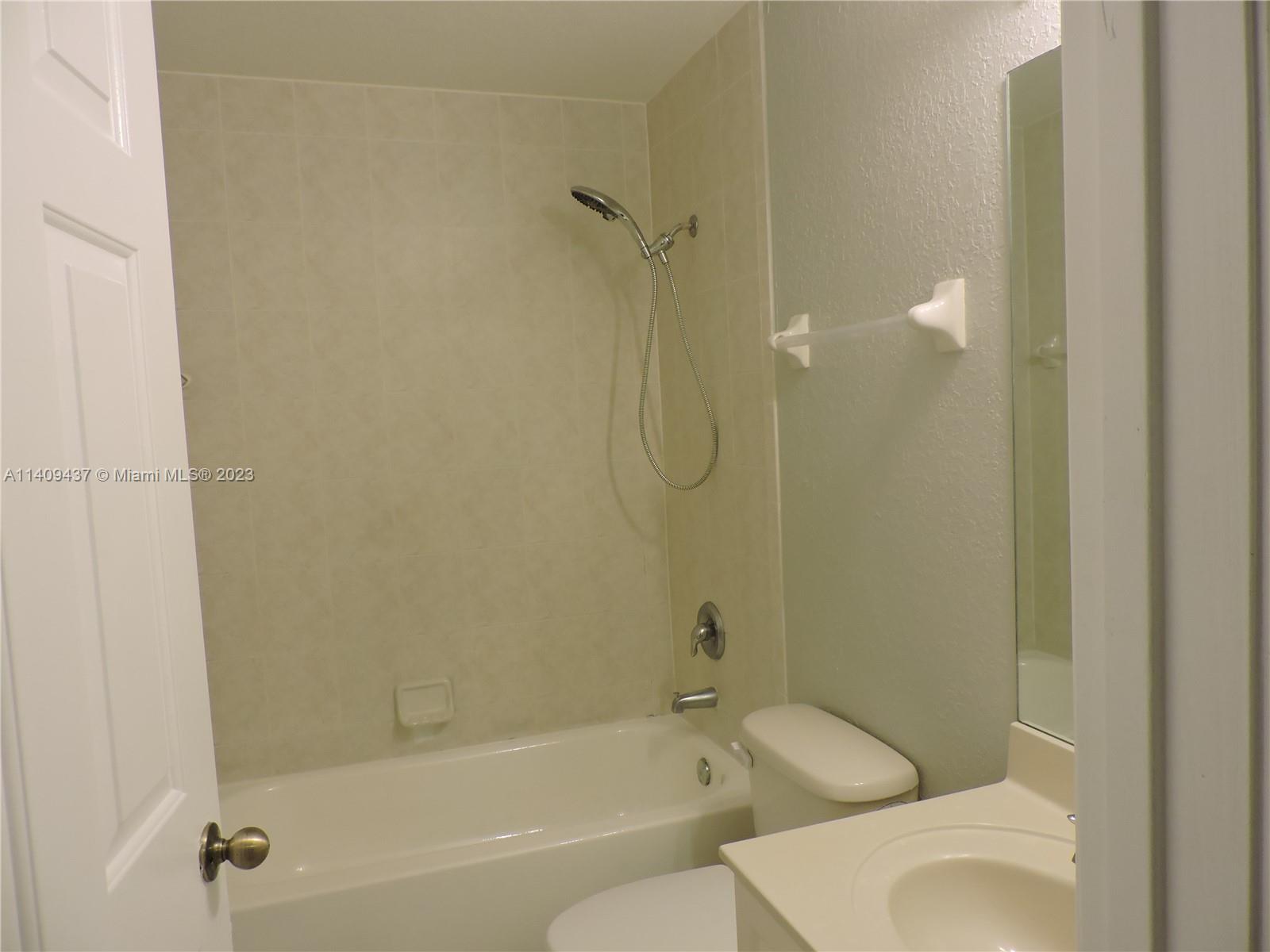 Shoma Twnhms At Keyscove - Residential Lease