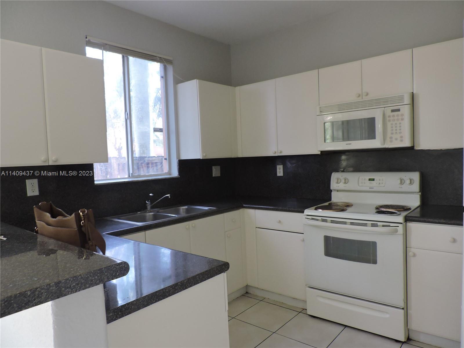 Shoma Twnhms At Keyscove - Residential Lease