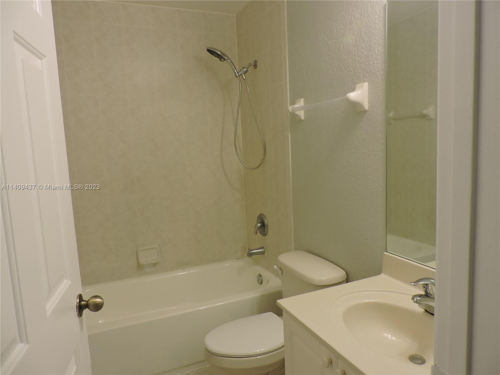 Shoma Twnhms At Keyscove - Residential Lease