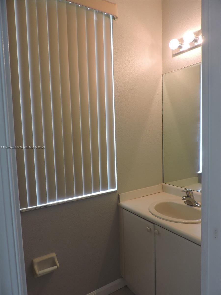 Shoma Twnhms At Keyscove - Residential Lease