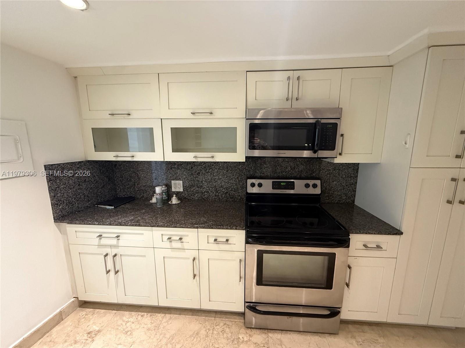 IMPERIAL HOUSE CONDO - Residential Lease