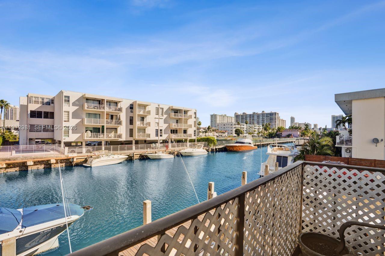 CARIBBEAN HOUSE CONDO - Residential