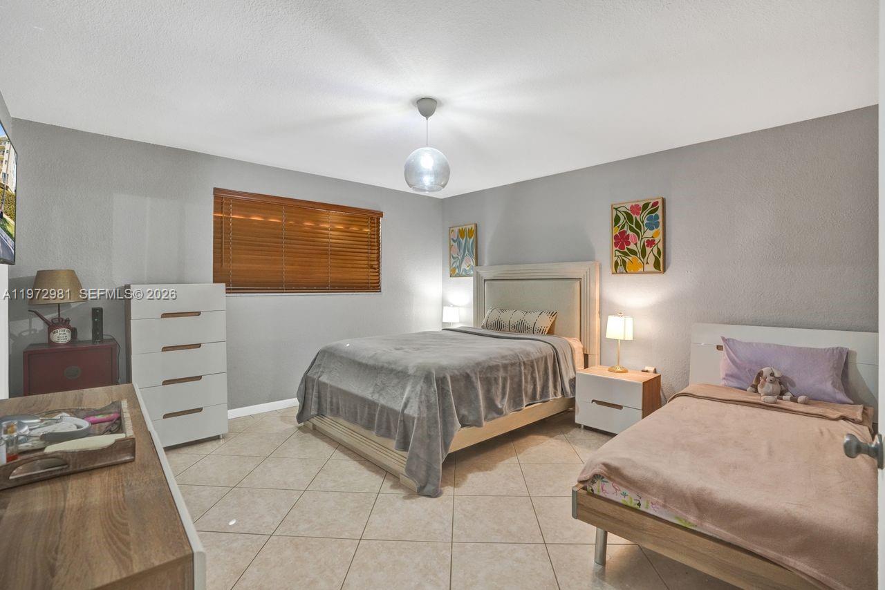 CARIBBEAN HOUSE CONDO - Residential