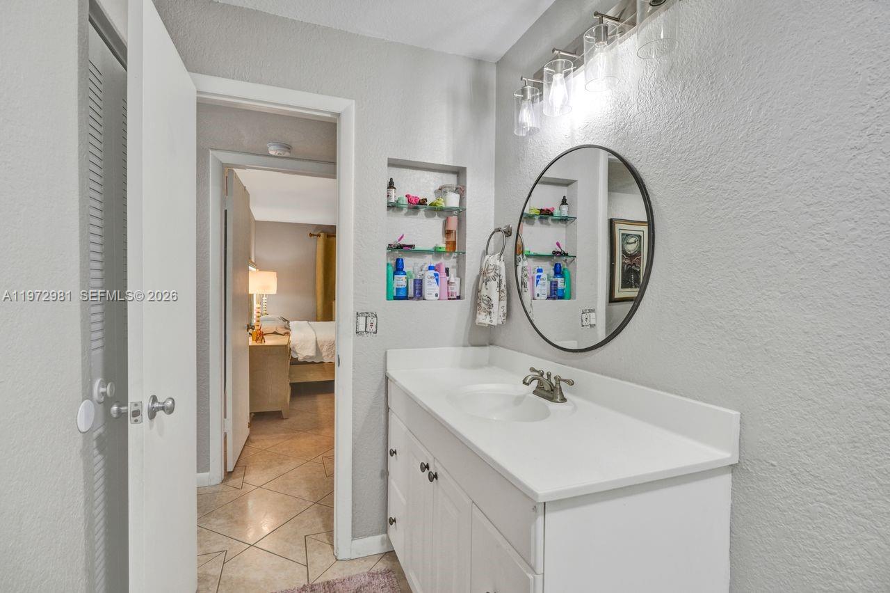 CARIBBEAN HOUSE CONDO - Residential