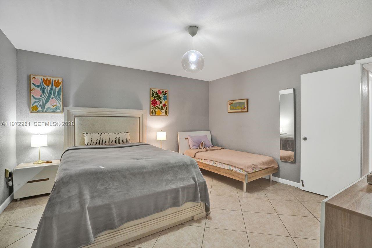 CARIBBEAN HOUSE CONDO - Residential