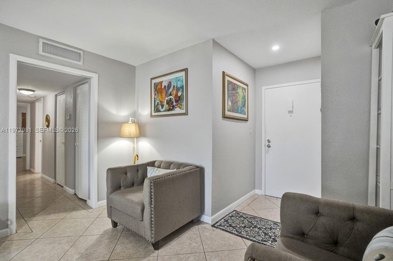 CARIBBEAN HOUSE CONDO - Residential