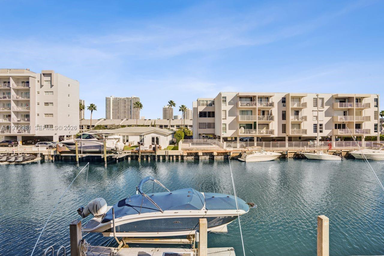 CARIBBEAN HOUSE CONDO - Residential