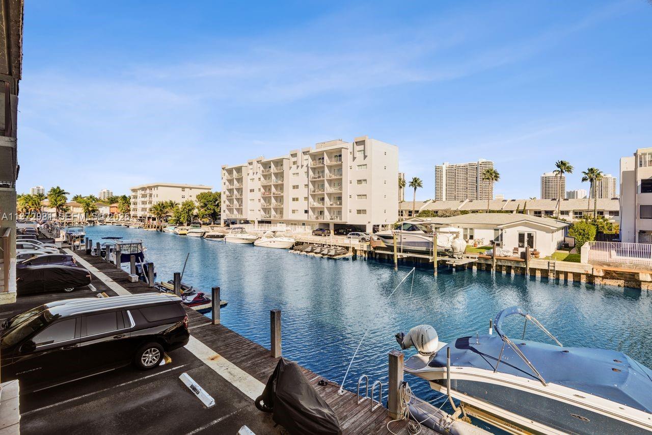 CARIBBEAN HOUSE CONDO - Residential