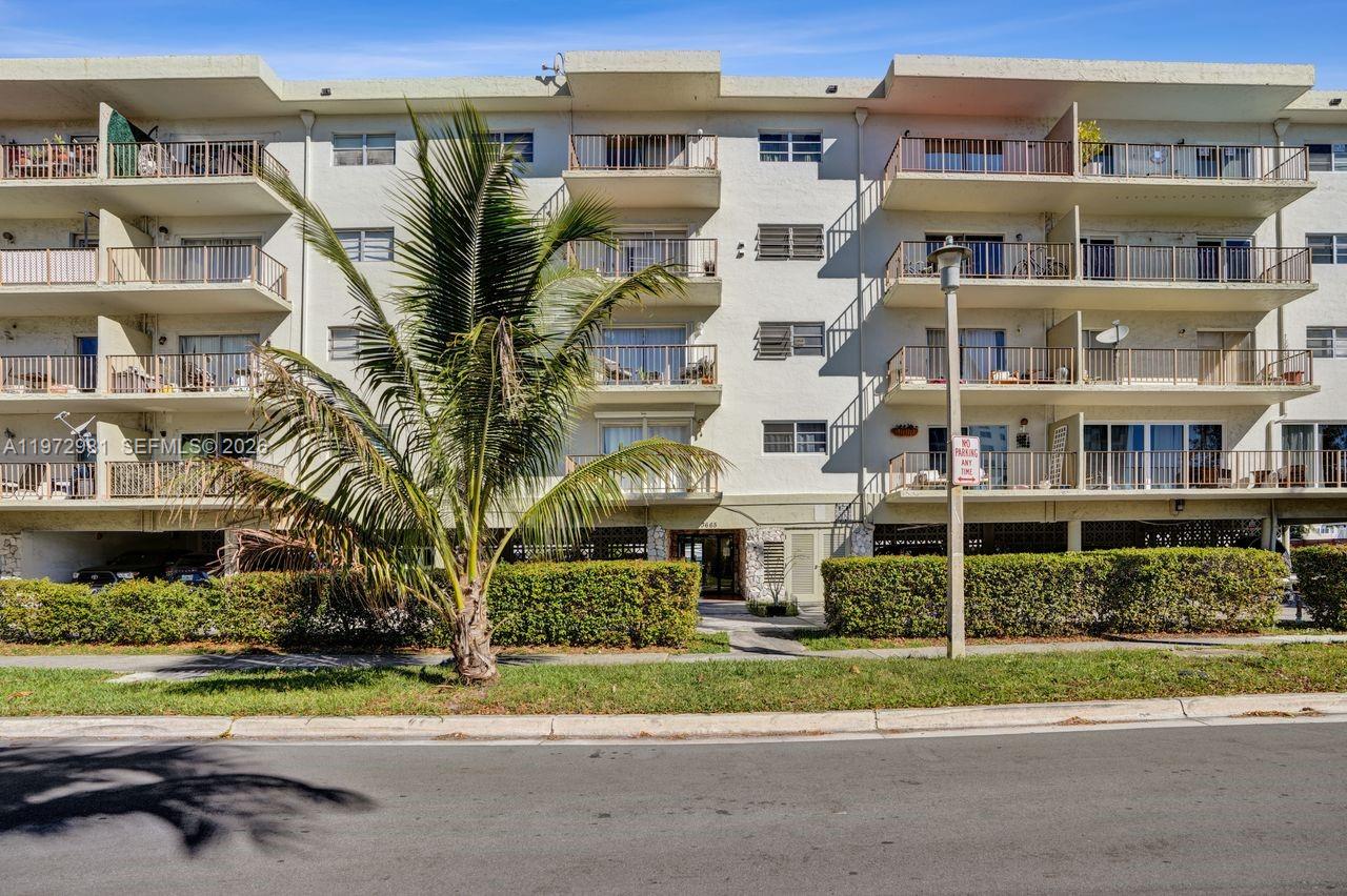 CARIBBEAN HOUSE CONDO - Residential