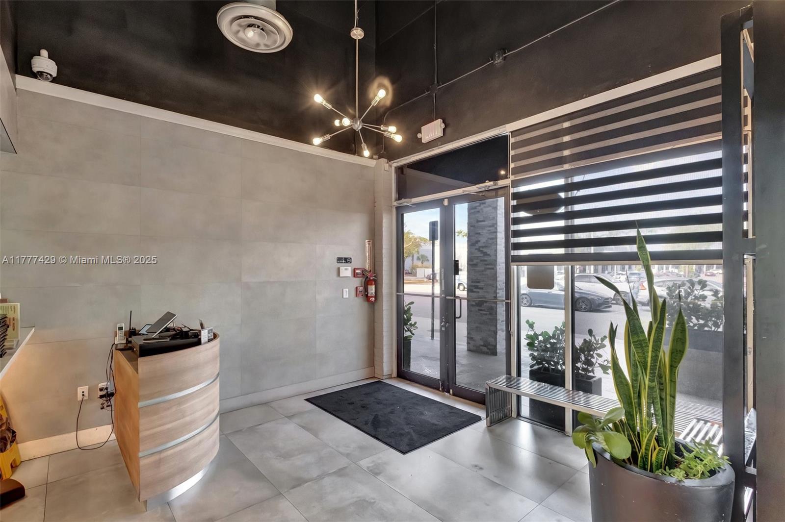 7XX NW 25th St