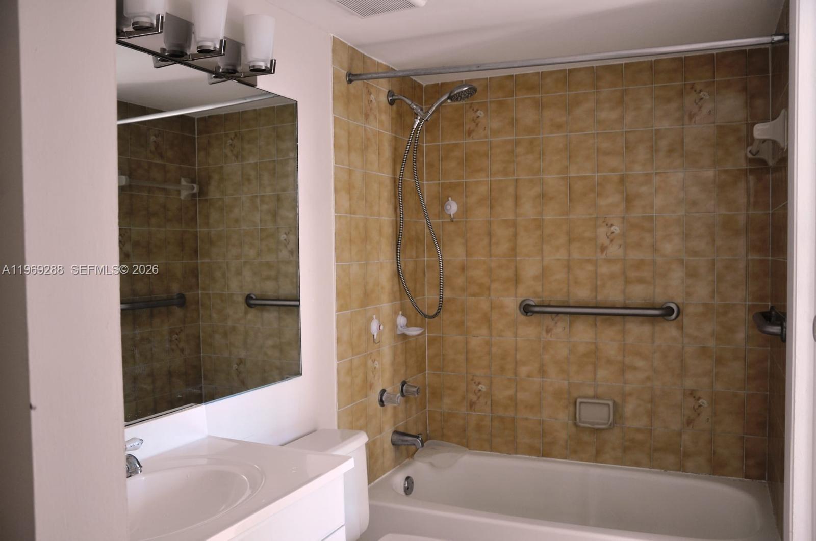 INTERNATIONAL PARK I COND - Residential Lease