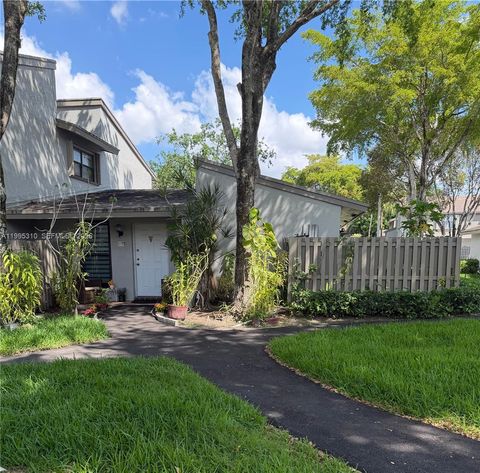 10669 SW 113th Pl 84W Miami FL 33176