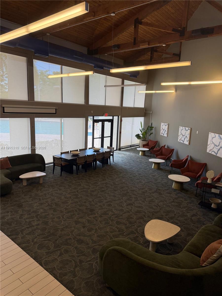 GREENGLADES CONDO 16 - Residential