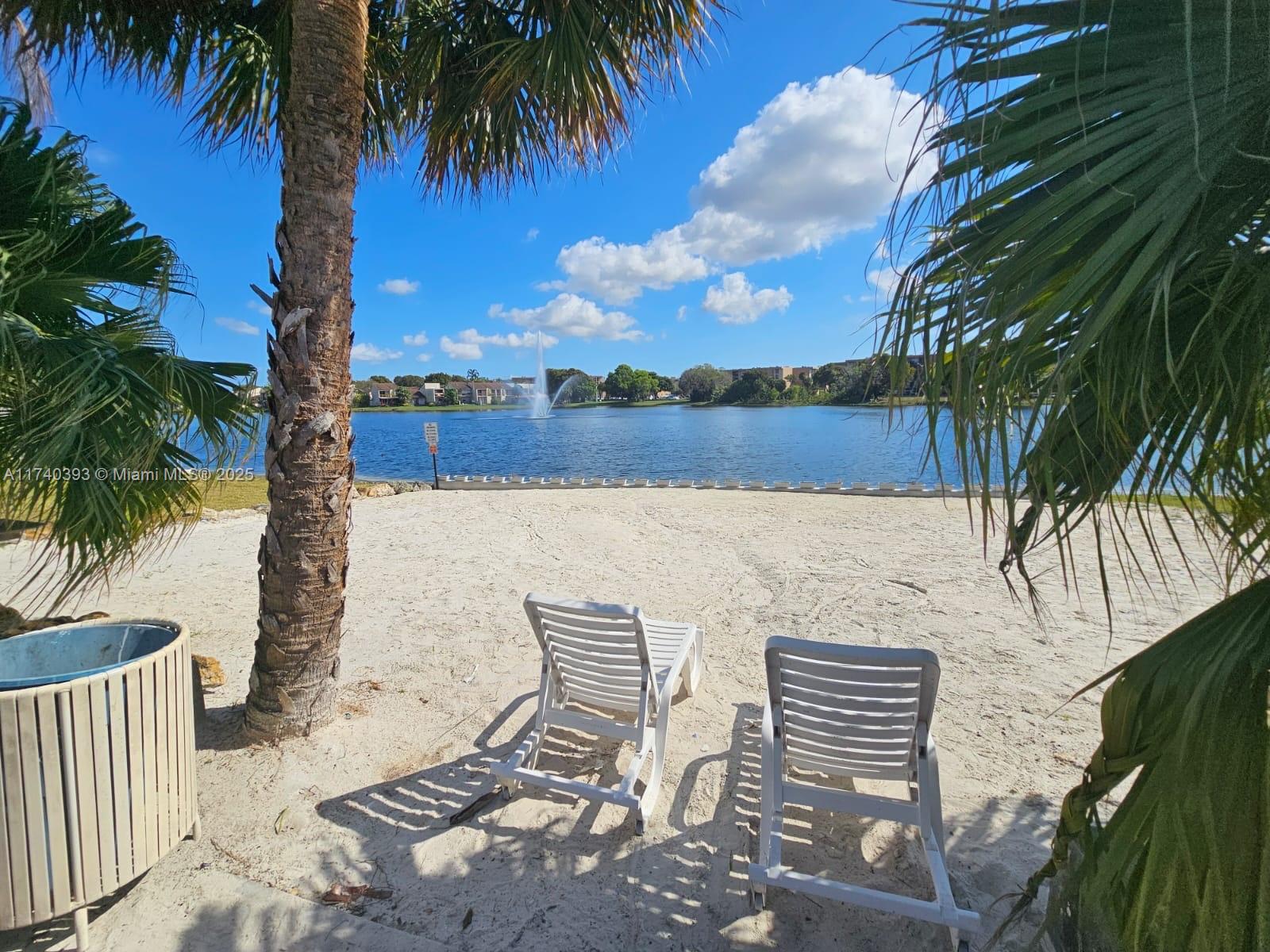 THE BEACH CLUB FONTAINEBL - Residential